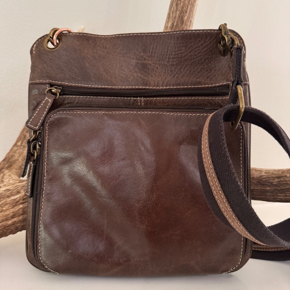 Gun Tote'n Mamas Distressed Buffalo Leather Flat Sac CCW Crossbody GTM-01